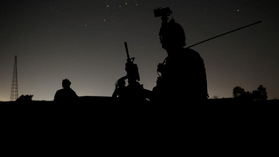 12 de julho de 2021 - oficiais em missão contra o Talibã - Danish Siddiqui/Reuters