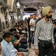 17.ago.2021 - Cidadãos indianos embarcam em aeronave militar no aeroporto de Cabul para serem evacuados após tomada do Taleban no Afeganistão - AFP