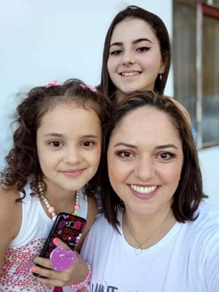 Daiani, 34, era mãe de Dainary Mello Gastão, 13, e Leonara Milena Mello Gastão, 8. - Redes Sociais