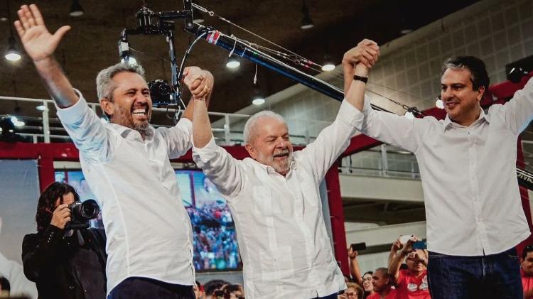 Elmano, Lula e Camilo durante convenção em Fortaleza em 2022