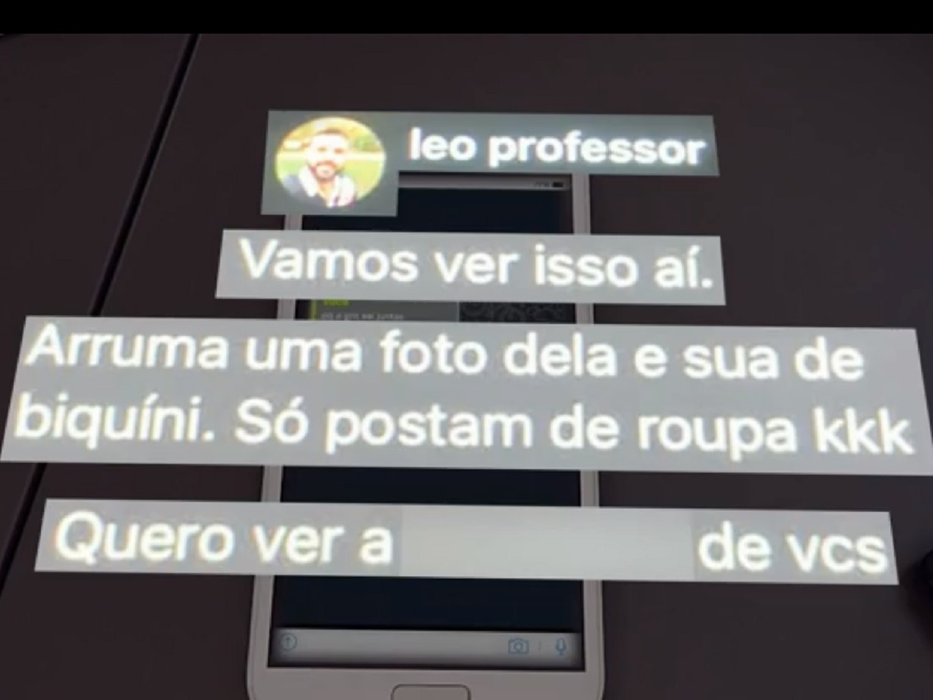 Alunas denunciam professor por assédio no RJ: 'Arruma foto de biquíni'