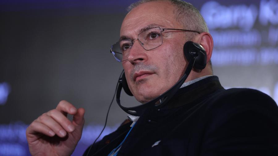 Mikhaïl Khodorkovski é bilionário e vive no exílio, em Londres