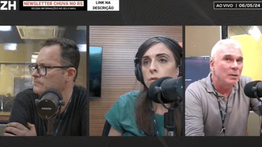 Jornalistas do Zero Hora durante programação ao vivo de rádio; Rodrigo está à esquerda