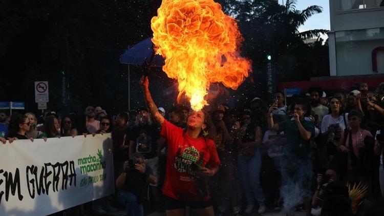PEC das Drogas e PL do Aborto foram alvos de protesto na Marcha da Maconha