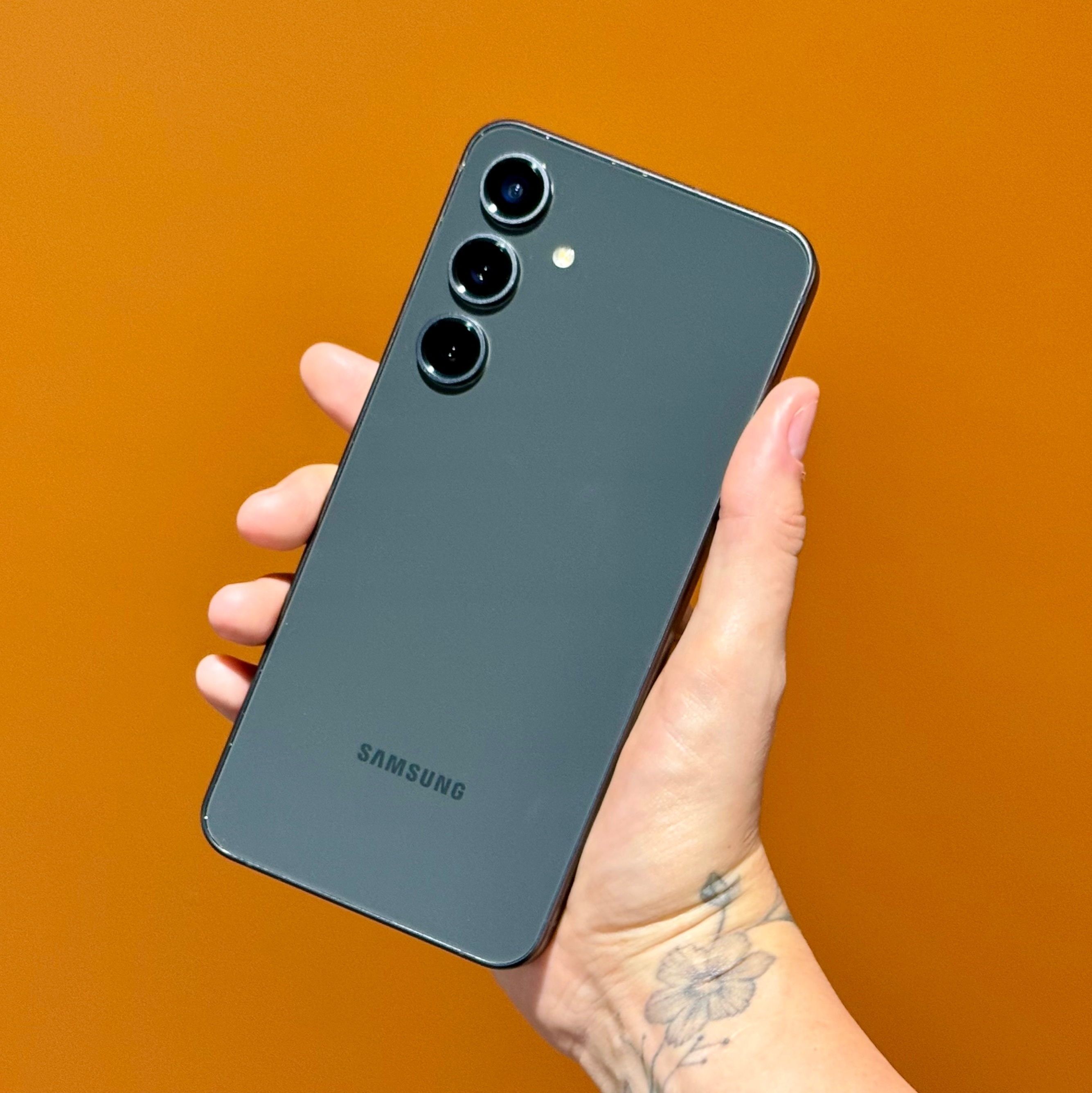 Samsung lança Galaxy S24 FE com tela grande e recursos avançados de IA