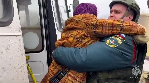 Folheto divulgado pela Rússia mostra evacuação de moradores de Sudzha, na região de Kursk