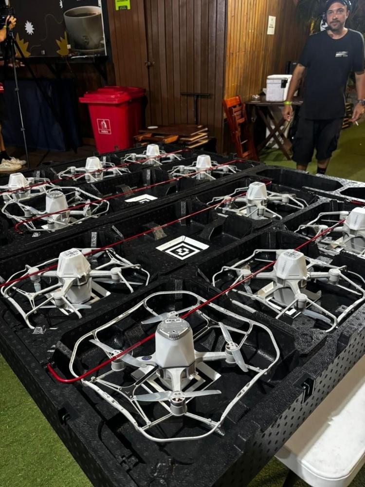 Cada drone pesa cerca de 520 gramas