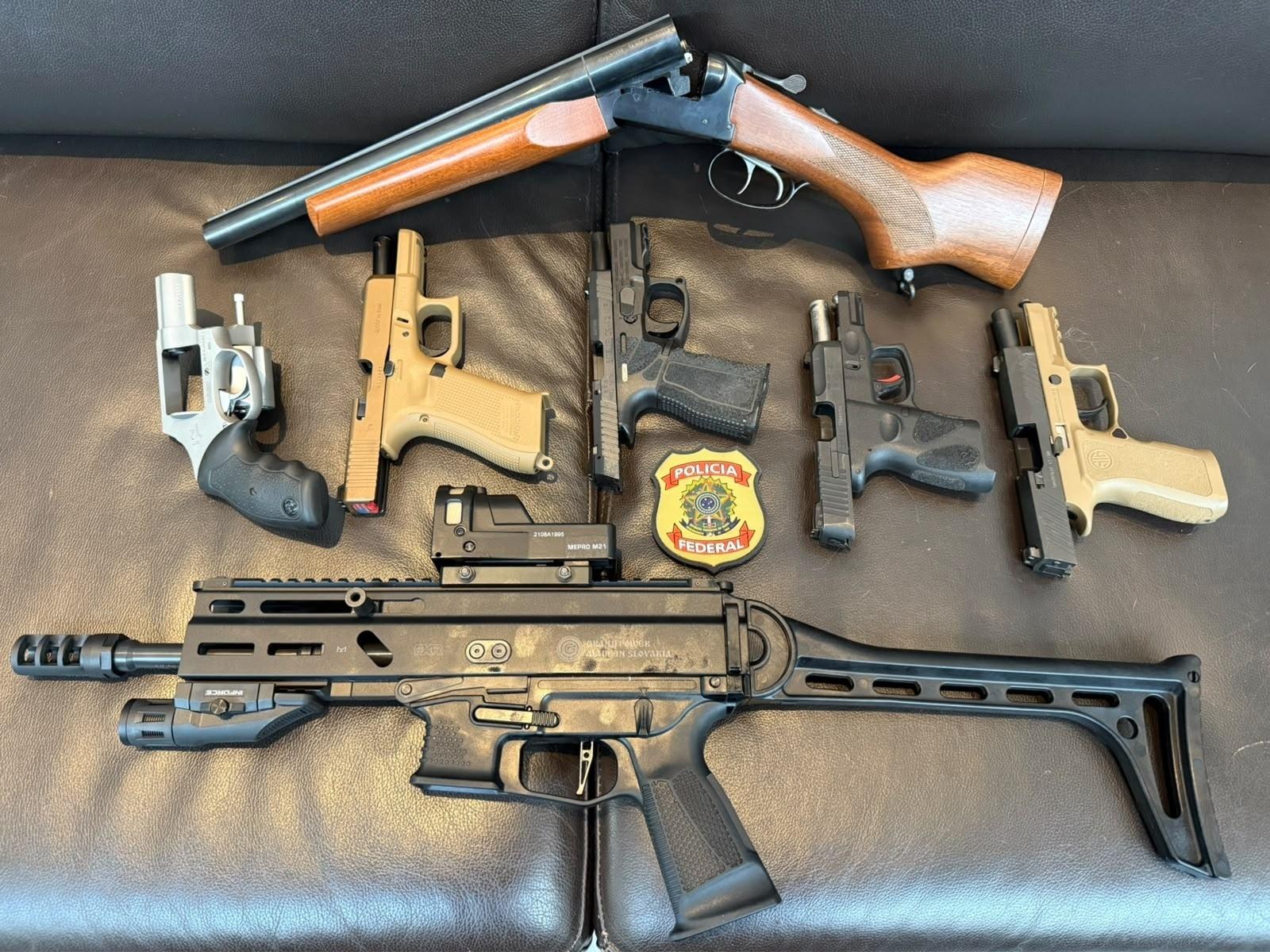 PF apreende sete armas em busca e apreensão contra o deputado federal Mario Frias (PL-SP) - undefined