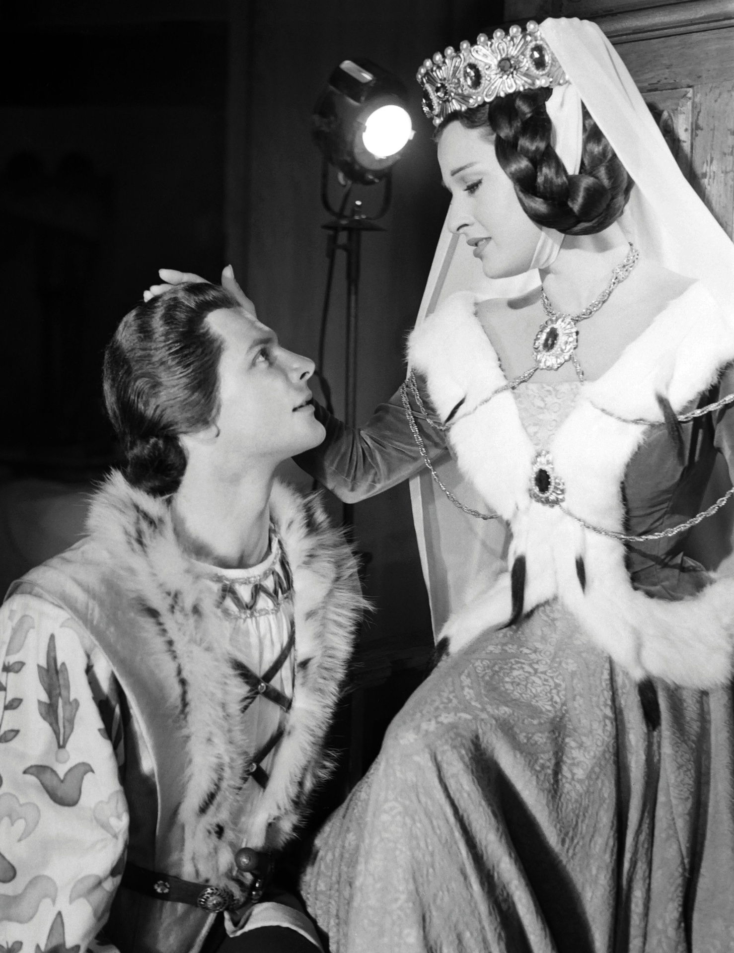 A atriz Silvana Pampanini em cena do filme "La Tour de Nesle" - AFP