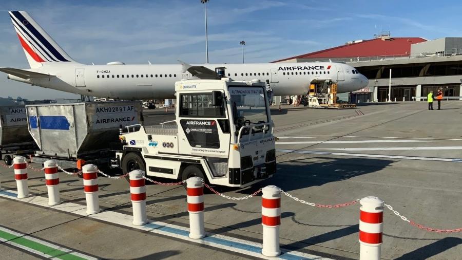 Tract AT135, veículo automático da Air France em operação no aeroporto de Toulouse - Divulgação/Air France