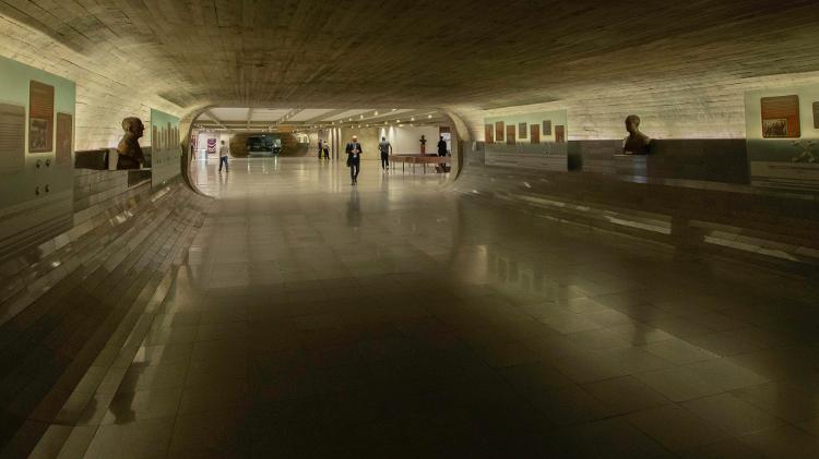 Corredor esvaziado em ala do Senado Federal em meio à crise causado pelo coronavírus - Bruno Rocha/Estadão Conteúdo