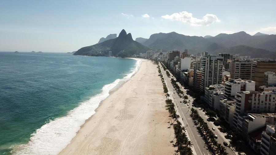 21.mar.2021 - Praia de Ipanema vazia devido às medidas de restrições contra a covid-19 - MARCELO PAULO/FUTURA PRESS/FUTURA PRESS/ESTADÃO CONTEÚDO