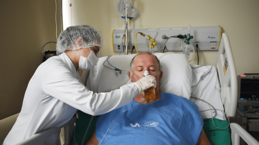 Eduardo Banke, de 61 anos, pediu bebida para comemorar alta em hospital de Blumenau (SC)  - Reprodução/Hospital Santo Antônio