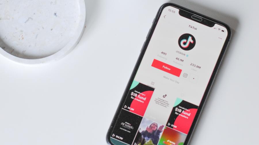 TikTok passou a ser alvo da FCC (a Anatel dos EUA) após reportagem que cita espionagem chinesa no app - Hello I"m Nik/Unsplash