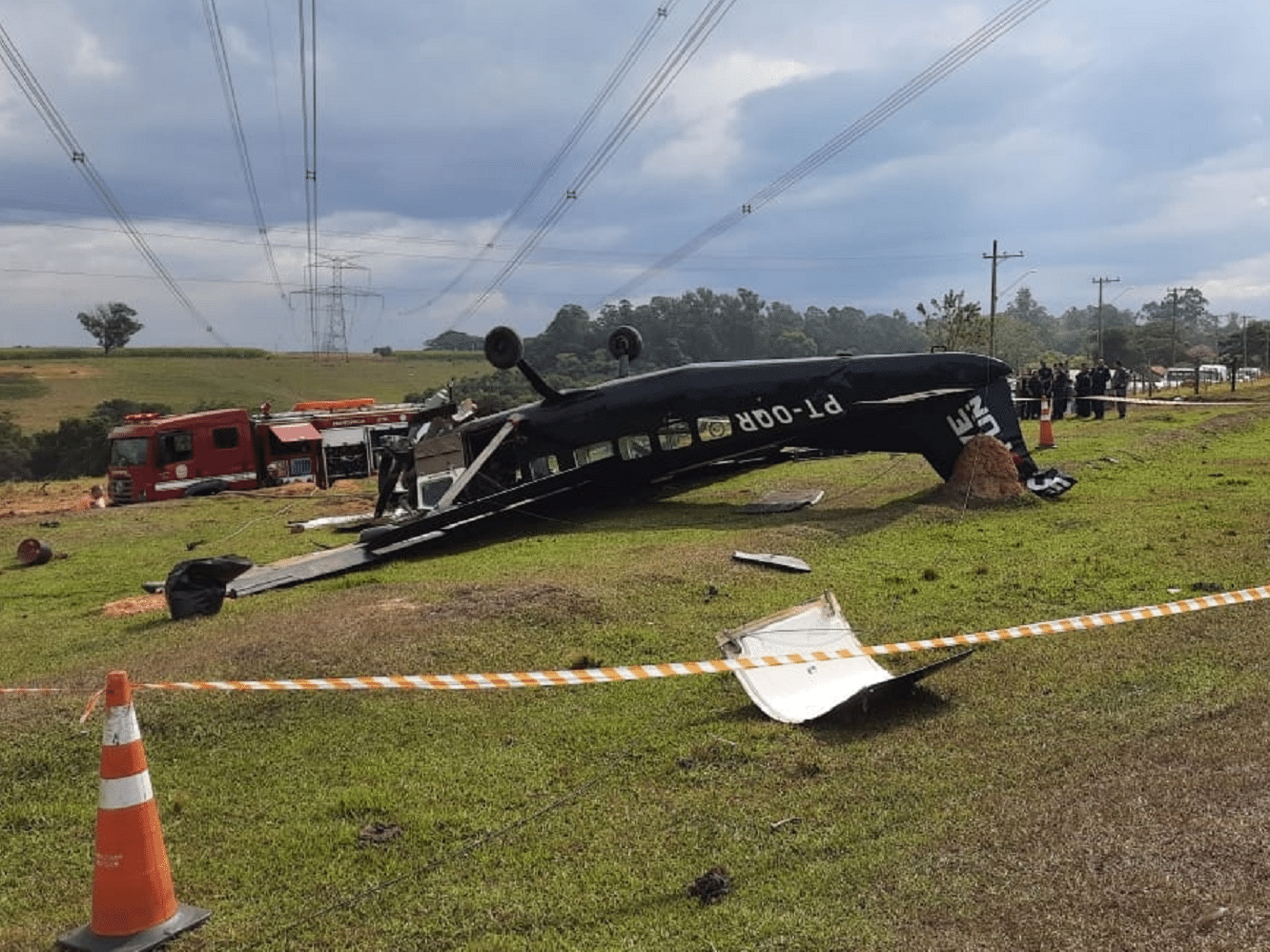 Boituva: Avião com 15 paraquedistas cai e deixa 2 mortos