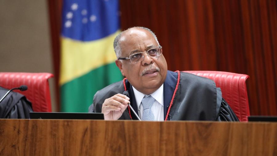 22.jun.2023 - Ministro Benedito Gonçalves durante julgamento de uma das ações envolvendo Jair Bolsonaro (PL) no TSE