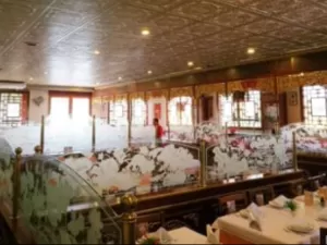 Restaurante chinês de SP é alvo de arrastão e bandidos roubam clientes 