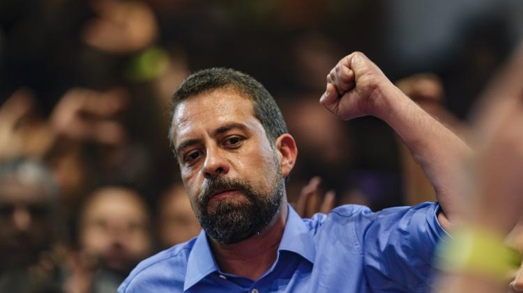 Após a derrota, Guilherme Boulos (PSOL) agradece o apoio de seus eleitores