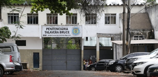 Entrada da penitenciária Talavera Bruce, no Complexo de Bangu - Marco Antonio Teixeira/UOL
