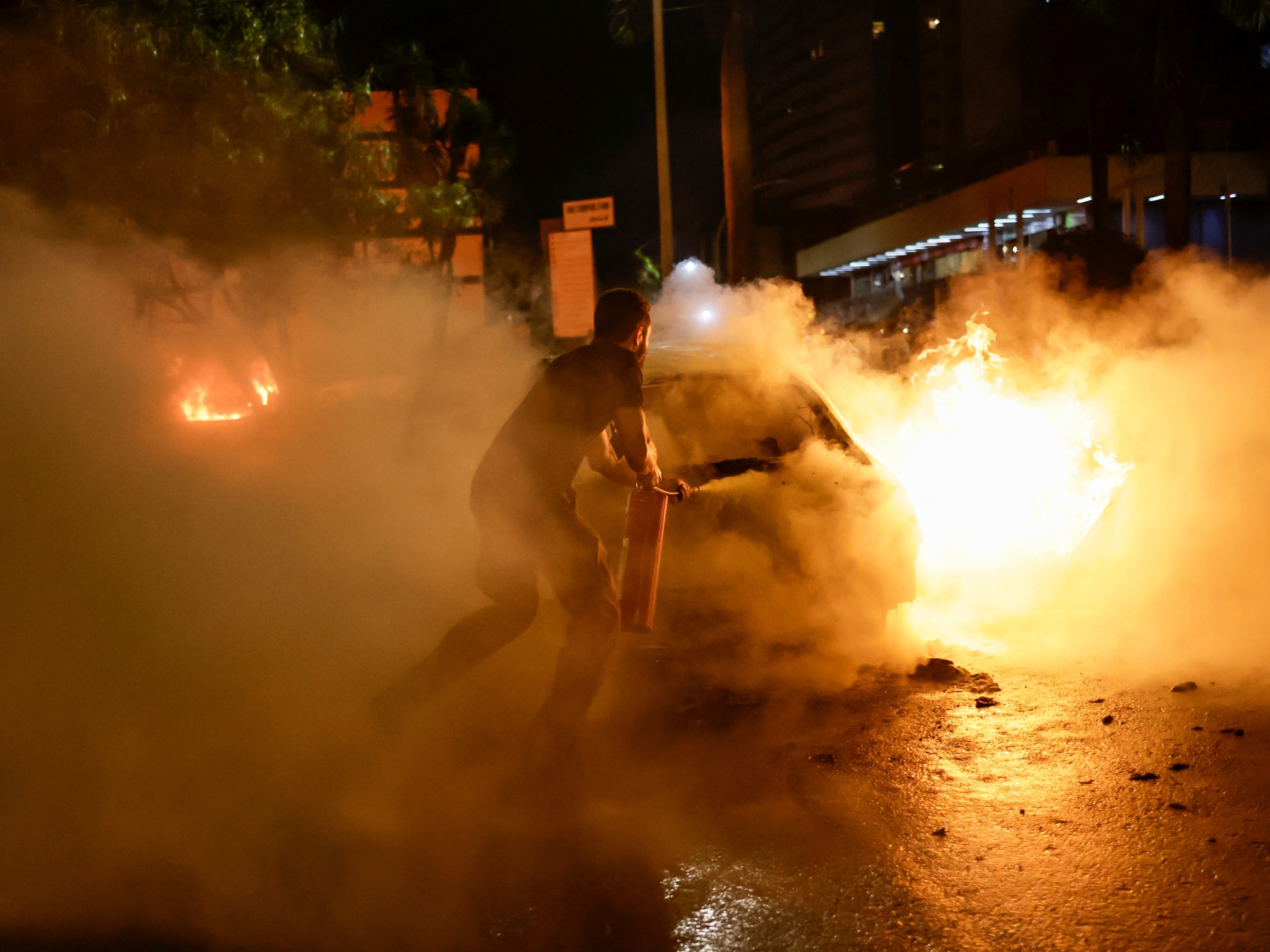Prevaricação e omissão diante da barbárie fascistoide. Cana para vagabundos