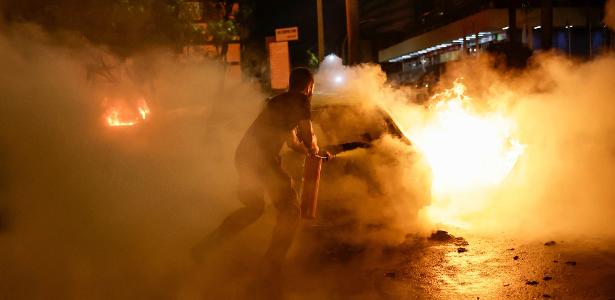 Bolsonaristas incendiaram carros e vandalizaram ônibus em Brasília