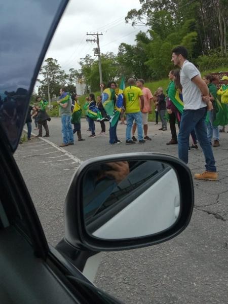 Bolsonaristas fazem protesto em São José dos Campos (SP) - Reprodução/Twitter/carloszarattini