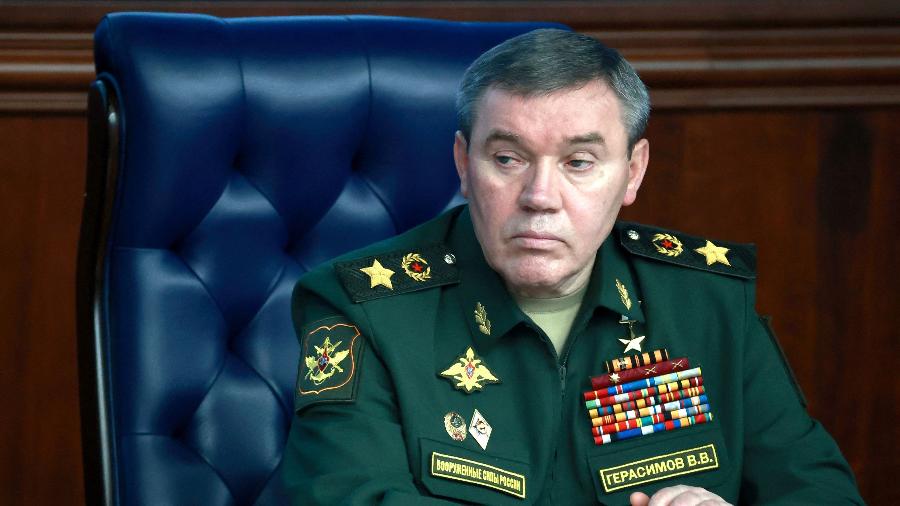 O Chefe do Estado-Maior do Exército da Rússia, Valery Gerasimov, participa de uma reunião ampliada no Centro de Controle de Defesa Nacional em Moscou. - 22.dez.2022 - Sergey Fadeichev/AFP