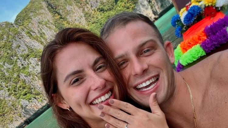 Carolina Canales e Fernando Ressurreição estavam de férias na Tailândia quando o hotel deles pegou fogo