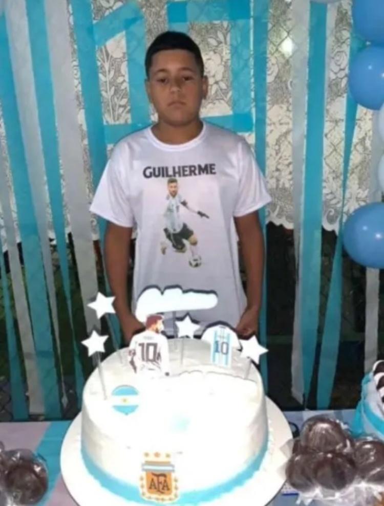 Guilherme de Assis, morto aos 13 anos, durante sua festa de aniversário, no Morro dos Macacos