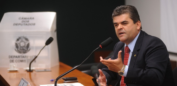 Deputado Washington Reis (PMDB-RJ) é um dos principais aliados de Cunha no conselho.  - Leonardo Prado - 7.mar.2012/Câmara dos Deputados