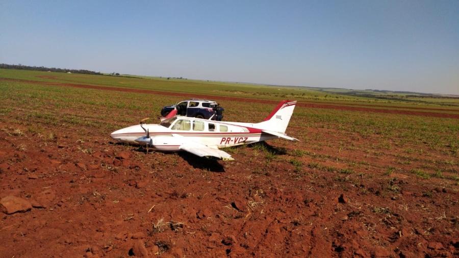 Aeronave interceptada pela FAB fez pouso forçado em Ivinhema (MS); 700 kg de cocaína foram apreendidos - Divulgação/FAB