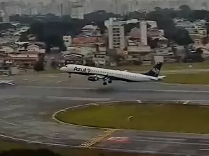Avião da Azul decola nos metros finais da pista de Congonhas; qual o risco?