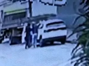 Vídeo mostra roubo de carro usado pela equipe de segurança de Lula em SP