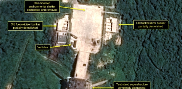 Imagens datadas de 22 de julho de 2018 indicam que Coreia do Norte começou a desmontar locais de programa de mísseis em Sohae; os locais assinalados são de partes de instalações sendo desmanteladas - AFP