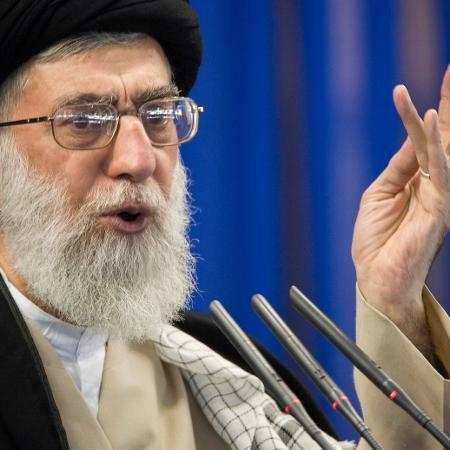 Líder supremo do Irã, aiatolá Ali Khamenei disse que o país adotará medidas diretas contra "instalações militares" dos EUA - Morteza Nikoubazl