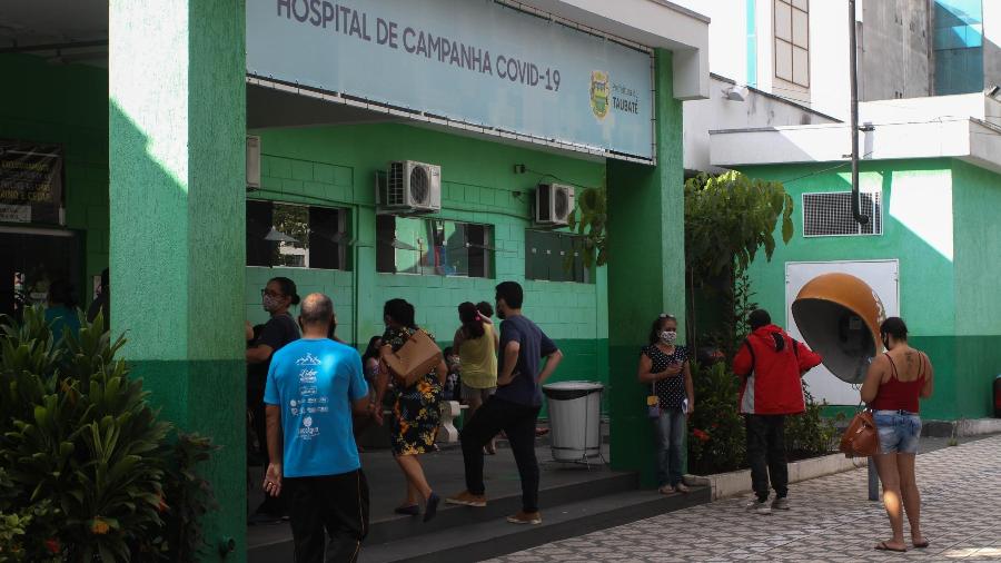 12.mar.21 -  Movimentação no hospital de campanha em Taubaté; região registrou 177 novos pacientes com covid neste sábado  - CAIO FERNANDES/FUTURA PRESS/ESTADÃO CONTEÚD
