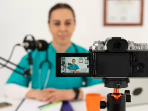 Atenção, médico, preocupado com o Dr. Google? Espere até ver o Dr. YouTube