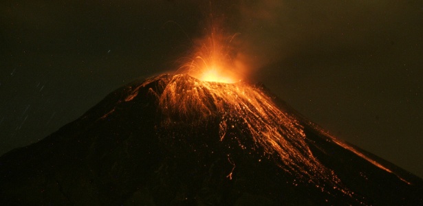 Vulcão Tungurahua teve 29 explosões nas últimas 24 horas - Carlos Campana/Reuters