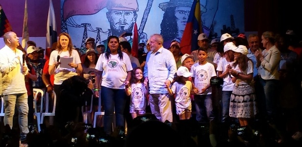 Lula participa da abertura oficial do 8° Encontro Nacional do MAB  no centro do Rio - Paula Bianchi/UOL
