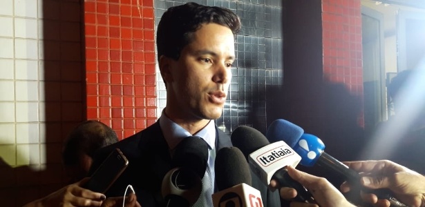 Aloisio Fagundes, delegado de Polícia Civil, fala com a imprensa - Leandro Prazeres/UOL