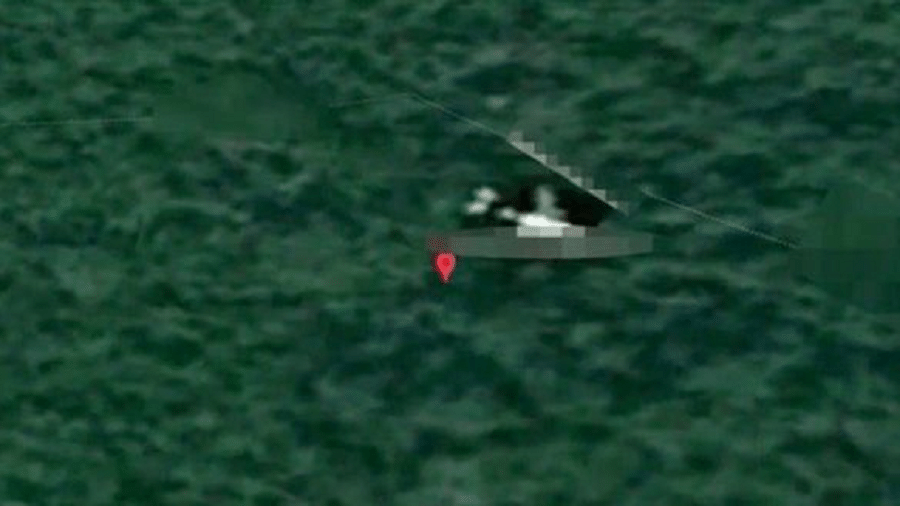 A captura de tela do Google Maps mostra o suposto avião no meio da selva do Camboja