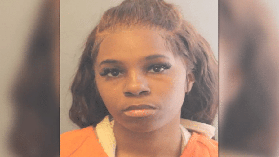 Lakesha Woods Williams, 29, foi presa por deixar os filhos sozinhos e embarcar em um cruzeiro
