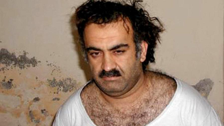 Foto obtida em 1º de março de 2003 mostra Khalid Sheikh Mohammed, suposto organizador dos ataques de 11 de setembro de 2001, logo após sua captura