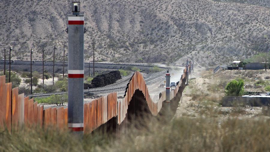 Controle na fronteira dos Estados Unidos com o México em El Paso, no Novo México - Herika Martinez/AFP Photo