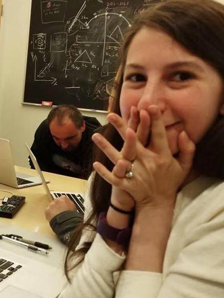 Katie Bouman, uma das cientistas responsáveis pelo algoritmo que levou à imagem do buraco negro - Reprodução/Facebook