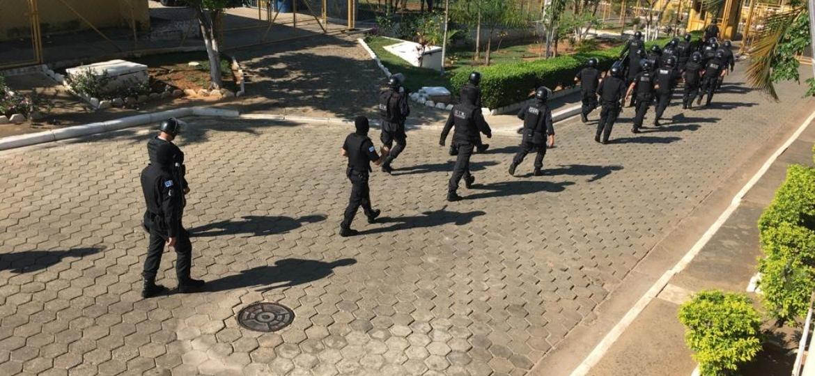 Agentes fazem operação contra integrantes do PCC no interior de São Paulo - Divulgação/Deic