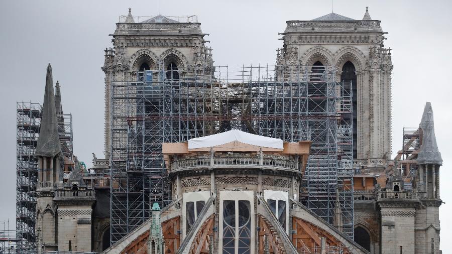 23.dez.2019 - Nove meses após ser atingida por um incêndio, a catedral de Notre-Dame, em Paris, continua sob obras para a estabilização de sua estrutura  - Gonzalo Fuentes/Reuters