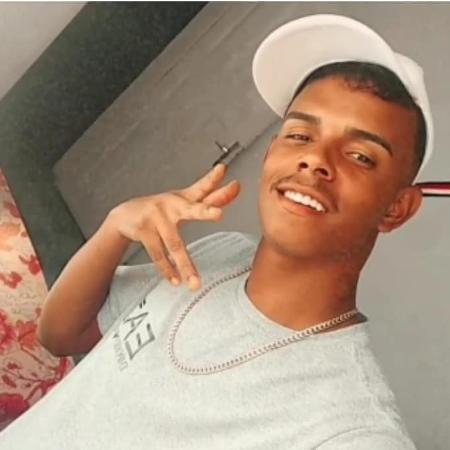 Flávio Haime de Souza, de 20 anos, foi morto por dois vizinhos após deixar tocar música alta e soltar rojões em uma festa na casa de sua mãe, em Montanha (ES) - Reprodução/Redes Sociais