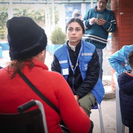 Equipes do Acnur prestam assistência às vítimas da tragédia em abrigos do RS