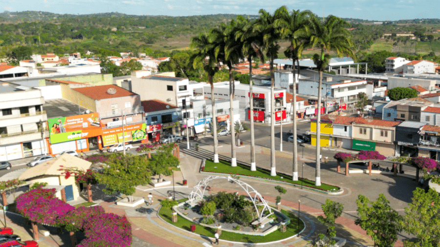 Guaraciaba do Norte seria uma das cidades com sede municipal e 100% dos distritos mudando do Ceará para o Piauí